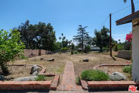 1212 E Palm St, Altadena, CA 91001 photo 3