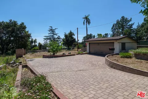 1212 E Palm St, Altadena, CA 91001