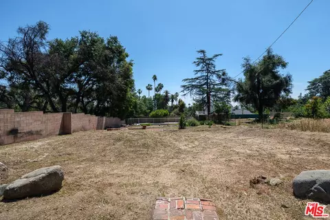 1212 E Palm St, Altadena, CA 91001 photo 4