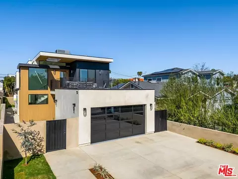 4266 Grand View Blvd, Los Angeles, CA 90066