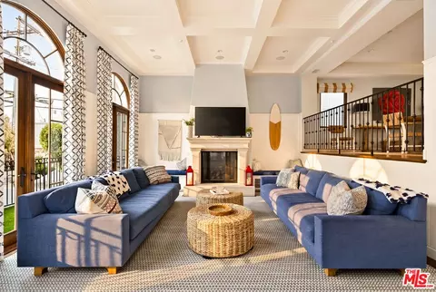17 Privateer St, Marina Del Rey, CA 90292