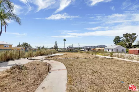 126 W Manor St, Altadena, CA 91001
