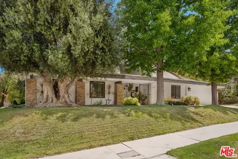 18360 Lake Encino Dr, Encino, CA 91316