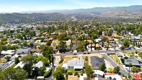 View/Area - 10416 Glory Ave, Tujunga, CA 91042 photo 5 of 6