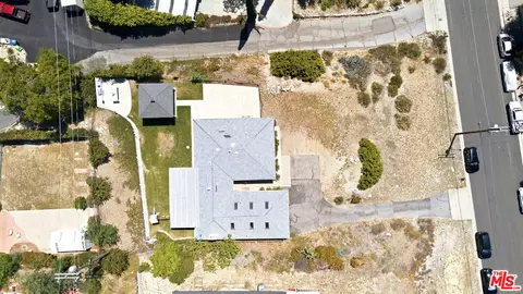 View/Area - 10416 Glory Ave, Tujunga, CA 91042 photo 2 of 6