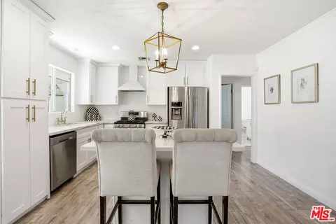 Kitchen - 10416 Glory Ave, Tujunga, CA 91042 photo 2 of 5
