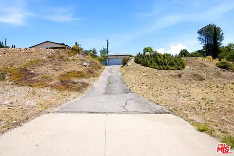 Exterior - 10416 Glory Ave, Tujunga, CA 91042 photo 7 of 7