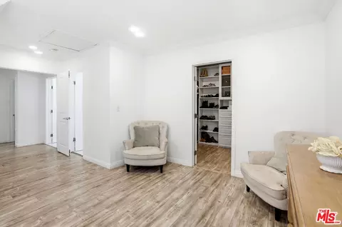 Entry Way - 10416 Glory Ave, Tujunga, CA 91042 photo 2 of 3