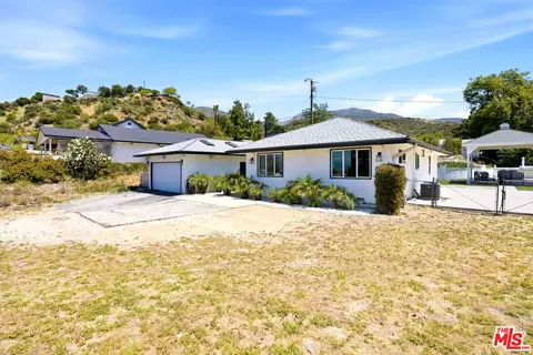 Exterior - 10416 Glory Ave, Tujunga, CA 91042 photo 6 of 7