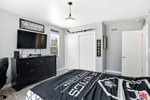 Bedroom - 10416 Glory Ave, Tujunga, CA 91042 photo 4 of 7