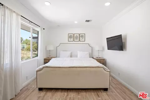 Bedroom - 10416 Glory Ave, Tujunga, CA 91042 photo 1 of 7