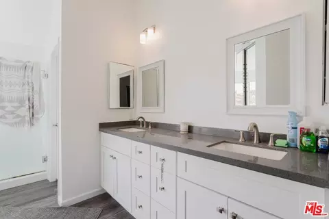 Bath - 42665 Tempo Dr, Lancaster, CA 93536 photo 4 of 6