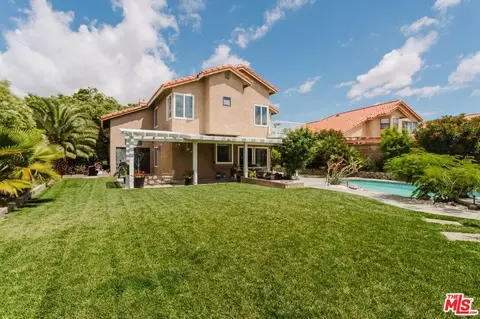 Exterior - 42665 Tempo Dr, Lancaster, CA 93536 photo 3 of 8