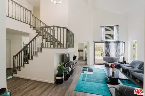 Entry Way - 42665 Tempo Dr, Lancaster, CA 93536 photo 2 of 5