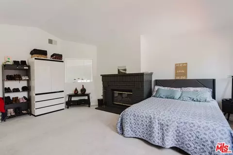 Bedroom - 42665 Tempo Dr, Lancaster, CA 93536 photo 2 of 6