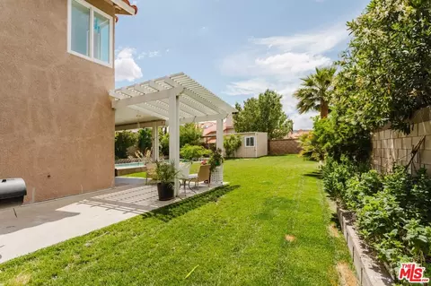 Exterior - 42665 Tempo Dr, Lancaster, CA 93536 photo 5 of 8