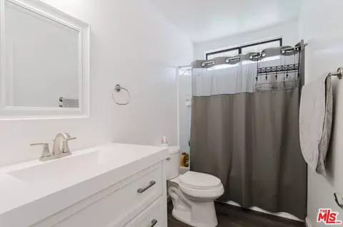 Bath - 42665 Tempo Dr, Lancaster, CA 93536 photo 2 of 6