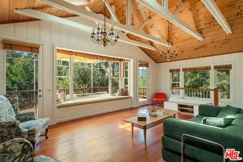 20930 Shady Ln, Topanga, CA 90290