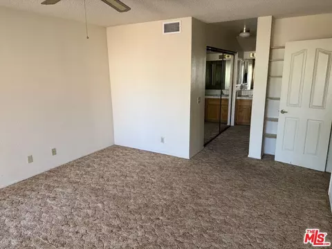 Bedroom - 19196 Pine Way, Apple Valley, CA 92308 photo 2 of 3
