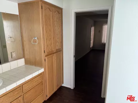 Entry Way - 19196 Pine Way, Apple Valley, CA 92308 photo 4 of 4