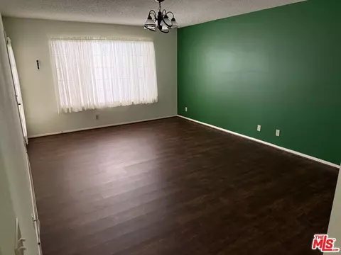Living - 19196 Pine Way, Apple Valley, CA 92308 photo 5 of 15