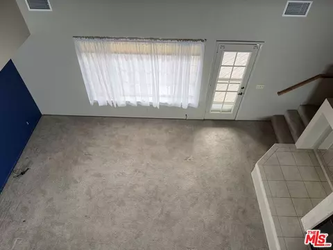 Living - 19196 Pine Way, Apple Valley, CA 92308 photo 11 of 15