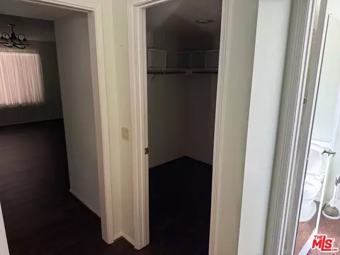 Entry Way - 19196 Pine Way, Apple Valley, CA 92308 photo 3 of 4