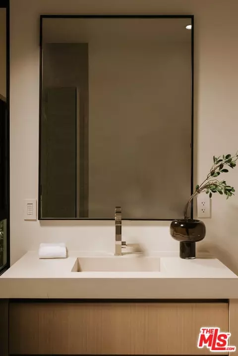 Bath - 2878 Deep Canyon Dr, Beverly Hills, CA 90210 photo 5 of 6
