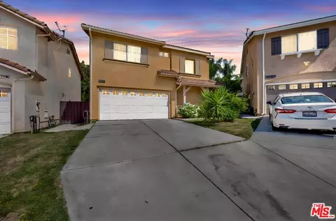 14605 Tundra Dr, Sylmar, CA 91342