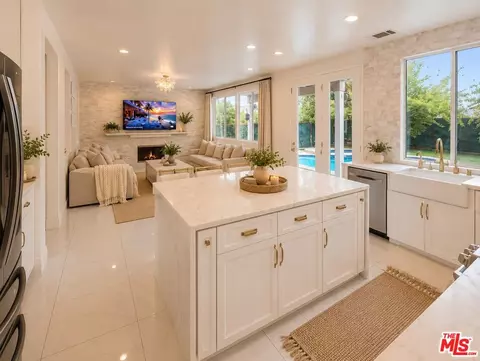 26518 Swan Ln, Canyon Country, CA 91387