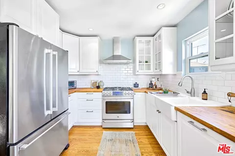 1835 7th St #D, Santa Monica, CA 90401