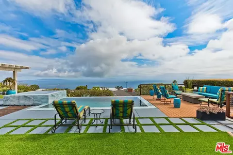1334 Charmel Pl, Pacific Palisades, CA 90272