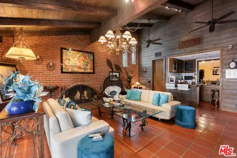 4152 Falling Leaf Dr, Encino, CA 91316