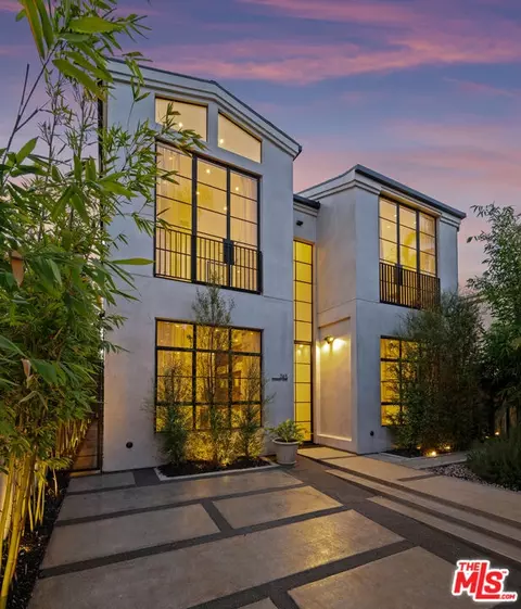 745 Sunset Ave, Venice, CA 90291