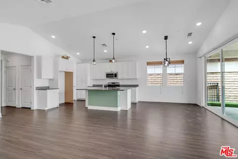Entry Way - 84112 Caviano Dr, Indio, CA 92203 photo 7 of 10