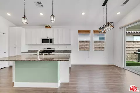 Kitchen - 84112 Caviano Dr, Indio, CA 92203 photo 2 of 2