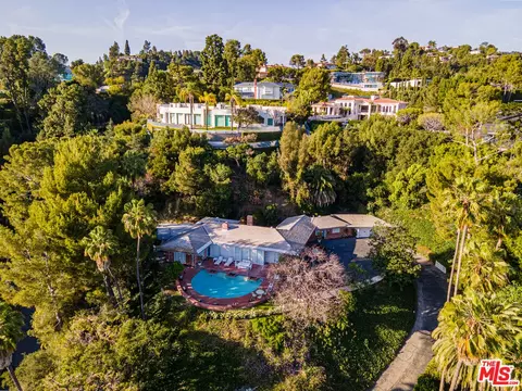 1114 Calle Vista Dr, Beverly Hills, CA 90210