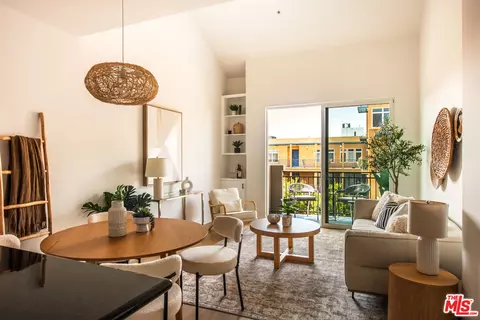 4060 Glencoe Ave #302, Marina Del Rey, CA 90292