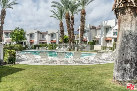 401 S El Cielo Rd #11, Palm Springs, CA 92262