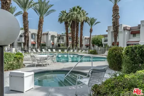 401 S El Cielo Rd #11, Palm Springs, CA 92262