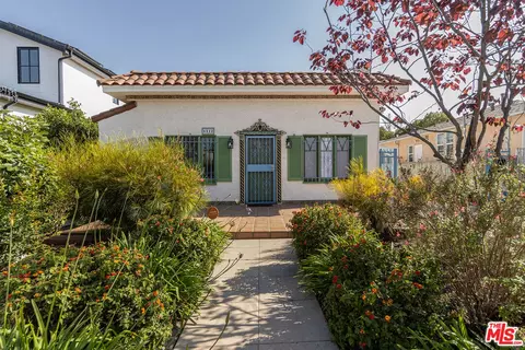 8932 Olin St, Los Angeles, CA 90034