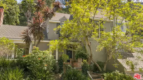 5630 Spreading Oak Dr, Los Angeles, CA 90068