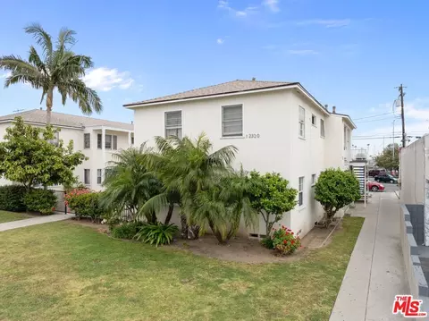 12320 Washington Pl, Los Angeles, CA 90066