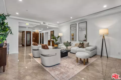 125 N Gale Dr #306, Beverly Hills, CA 90211