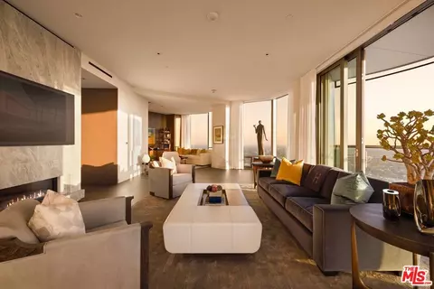211 W Elm Ct #28A, Los Angeles, CA 90067