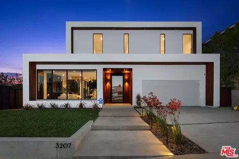 3207 Maplewood Ave, Los Angeles, CA 90066