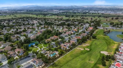 View/Area - 2211 Pebble Beach Trl, Oxnard, CA 93036 photo 5 of 7