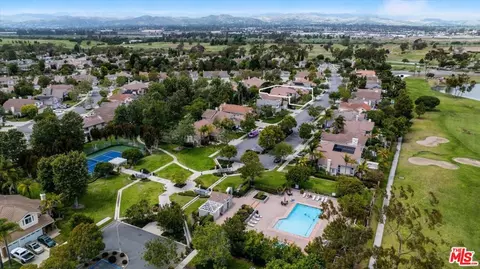 View/Area - 2211 Pebble Beach Trl, Oxnard, CA 93036 photo 6 of 7