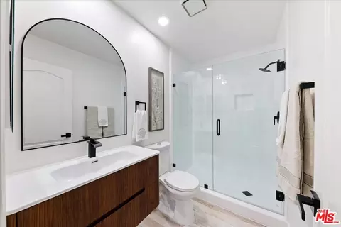 Bath - 2211 Pebble Beach Trl, Oxnard, CA 93036 photo 1 of 6