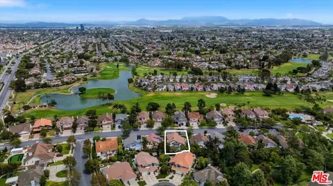 View/Area - 2211 Pebble Beach Trl, Oxnard, CA 93036 photo 2 of 7